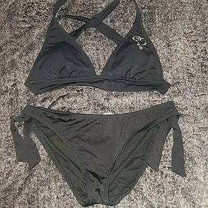 Black bikini